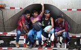[ẢNH] Người di cư Honduras chạy trốn đói nghèo, ầm ầm đổ về biên giới Mỹ